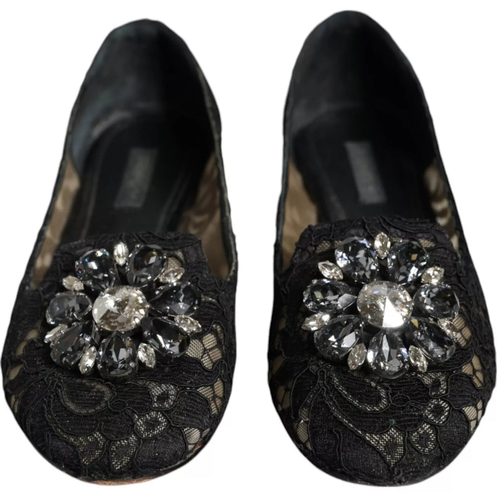 Chaussures ballerines en dentelle noire Dolce & Gabbana avec cristaux, style élégant et sophistiqué pour femme.