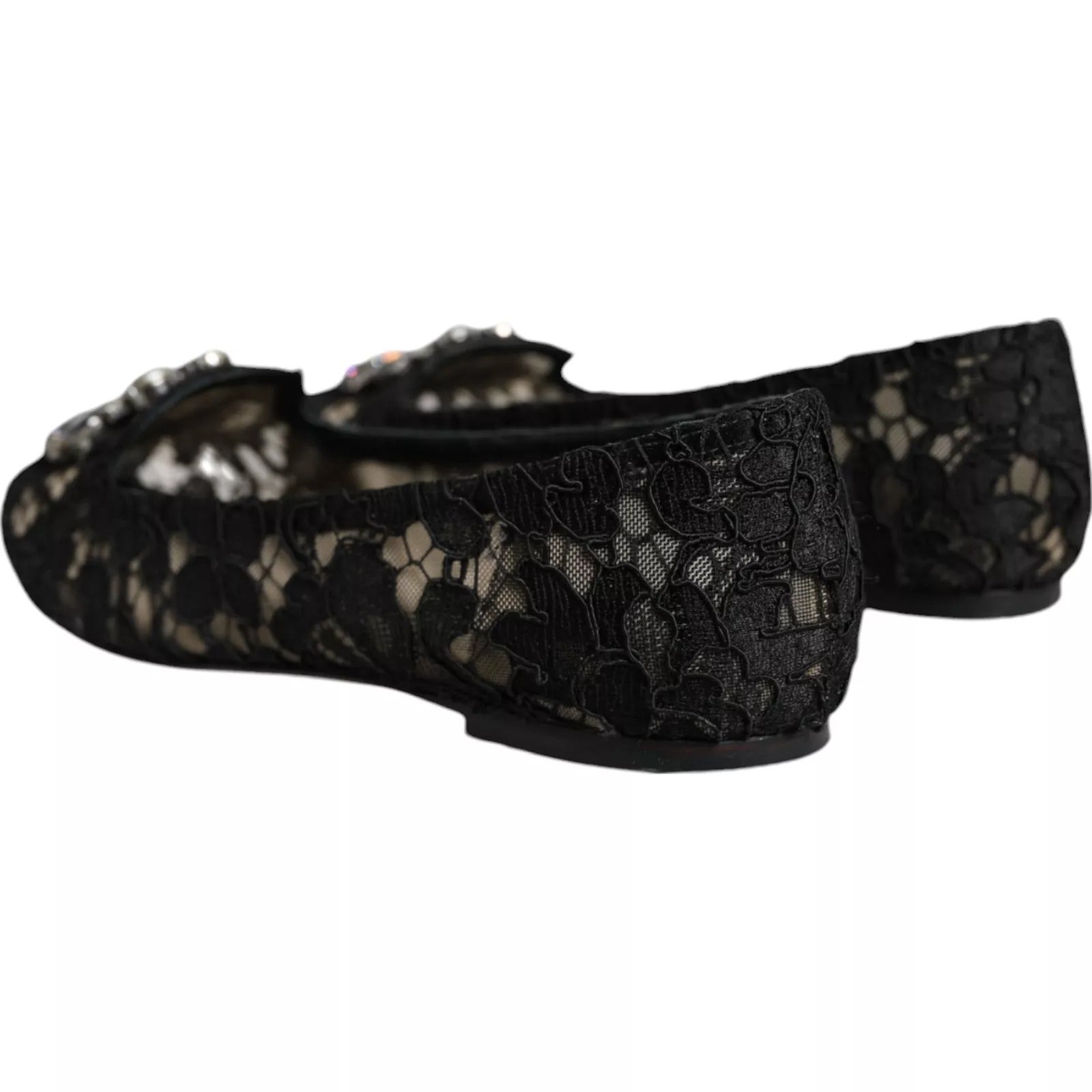 Chaussures ballerines en dentelle noire Dolce & Gabbana avec cristaux, élégantes mocassins plates en satin noir, détails raffinés.