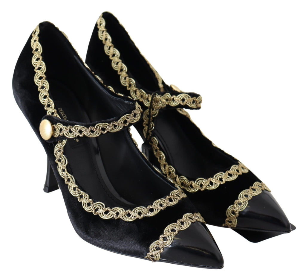 Chaussures à talons Dolce & Gabbana Mary Janes en velours noir avec détails dorés, vue de face.