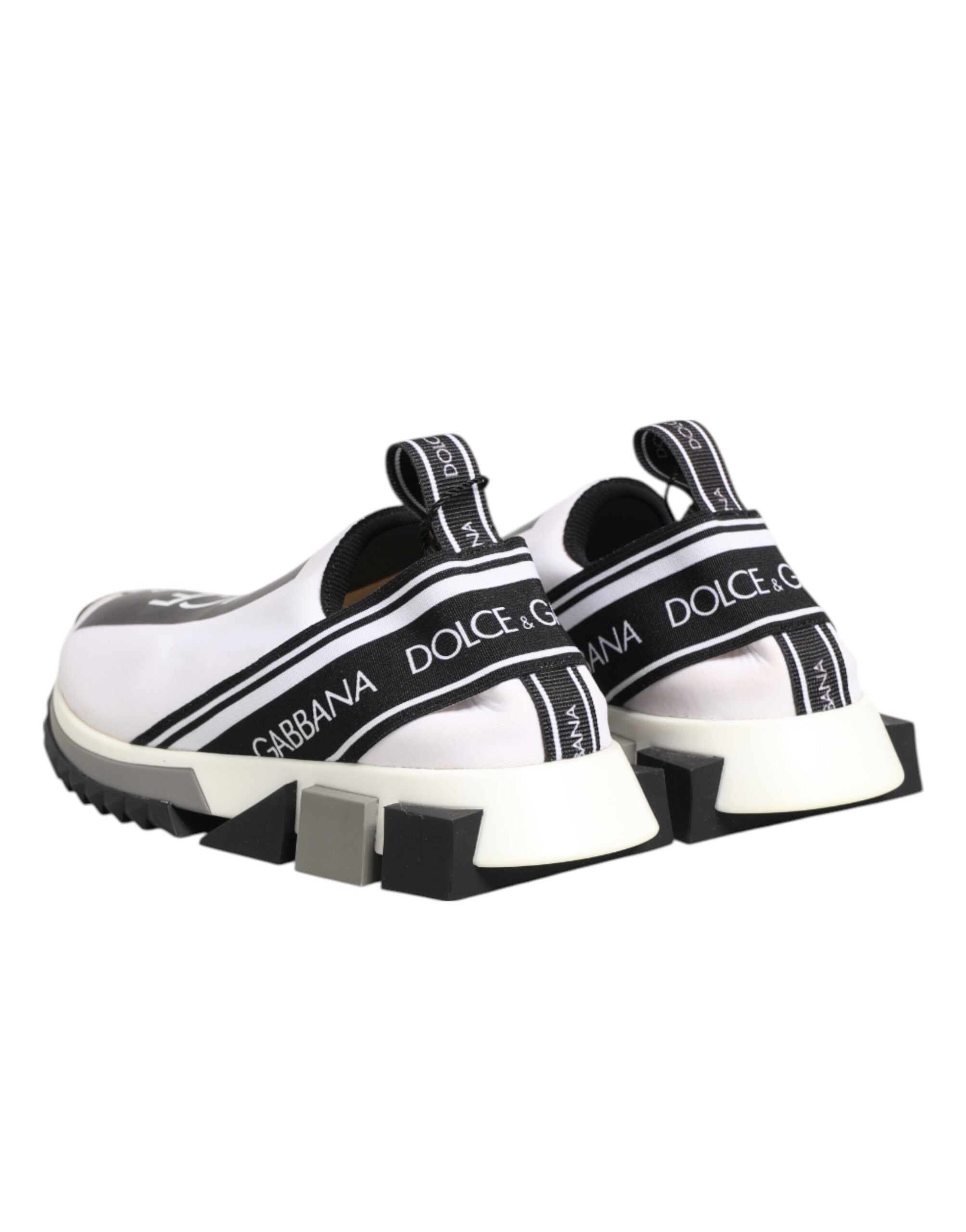 Chaussures sneakers Dolce & Gabbana Sorrento noires et blanches, style slip-on, vue de face.