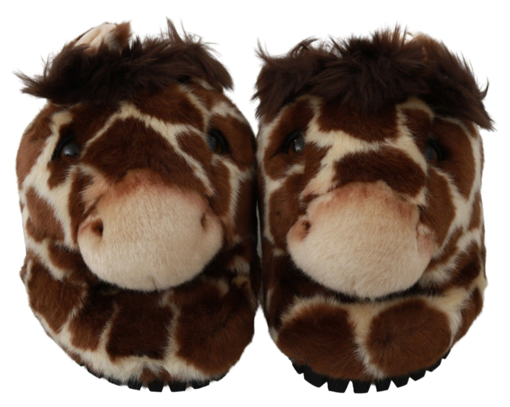 Sandales plates Dolce & Gabbana en daim marron avec motif girafe, chaussures confortables et élégantes pour femme.