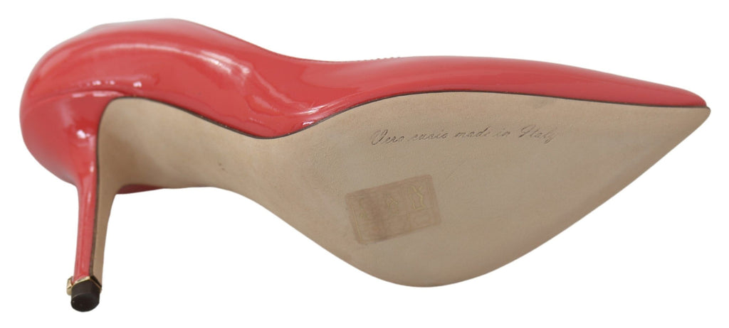 Escarpins en cuir brillant rose foncé de la marque Dolce & Gabbana, chaussures à talons élégantes et sophistiquées.