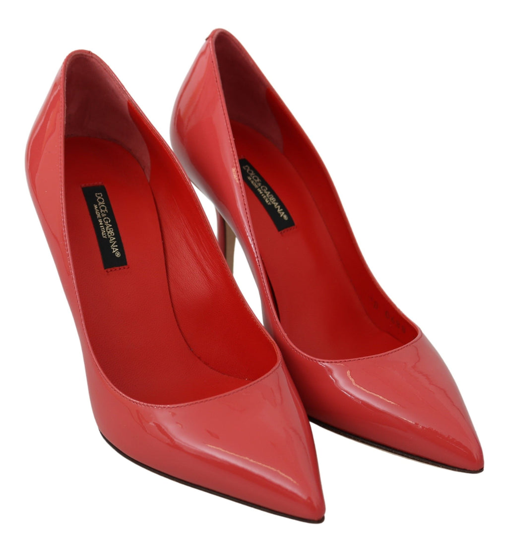 Escarpins en cuir verni rose foncé de Dolce & Gabbana, chaussures à talons élégantes et sophistiquées.