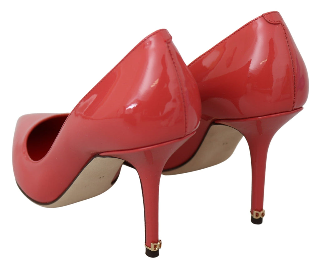 Escarpins en cuir verni rose foncé de la marque Dolce & Gabbana, chaussures à talons élégantes pour femmes.