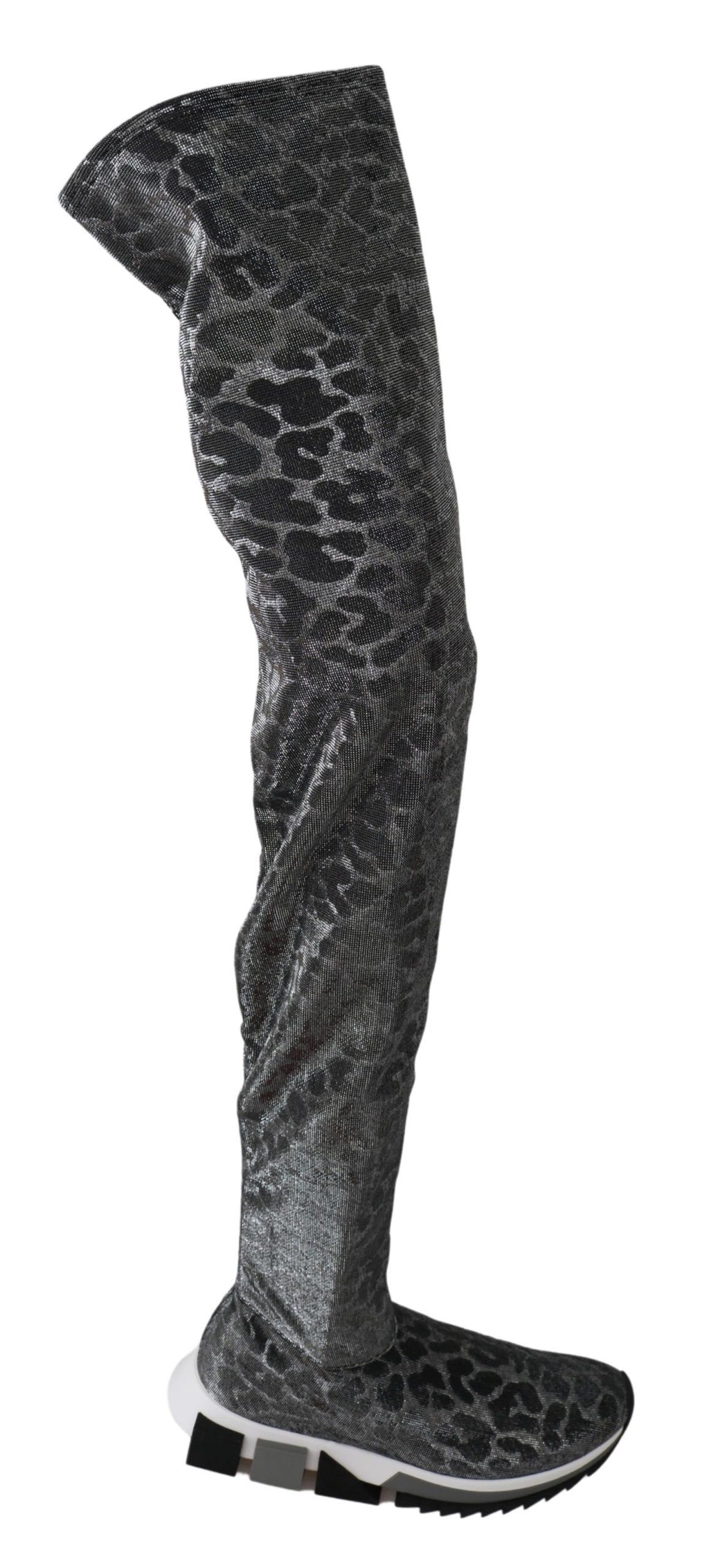 Bottines sneakers Dolce & Gabbana à motif léopard gris, hautes avec lacets et semelle blanche, chaussures tendance et élégantes.