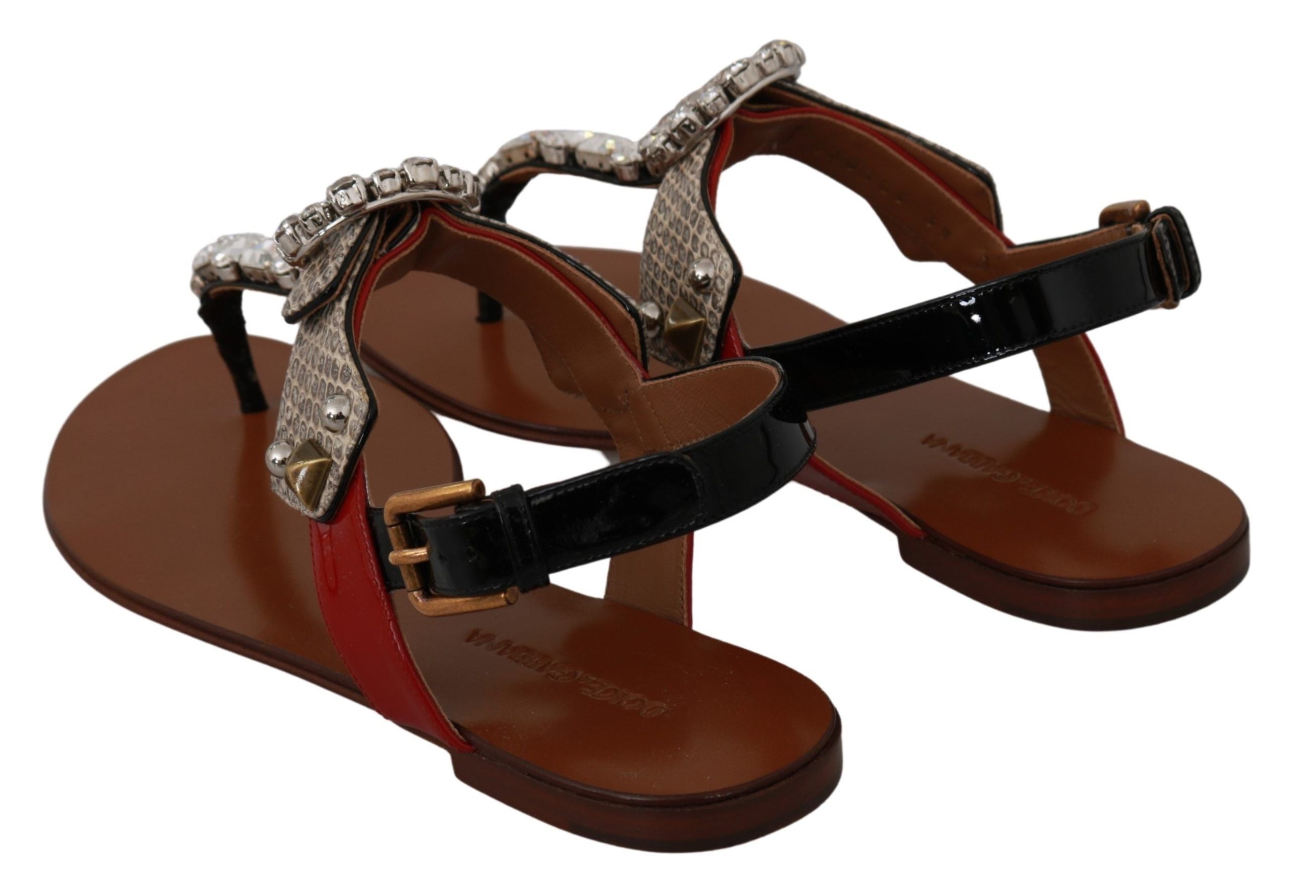 Sandales en cuir Dolce & Gabbana Ayers à cristaux, chaussures plates élégantes pour l'été, visibles avec détails en cuir brillant.