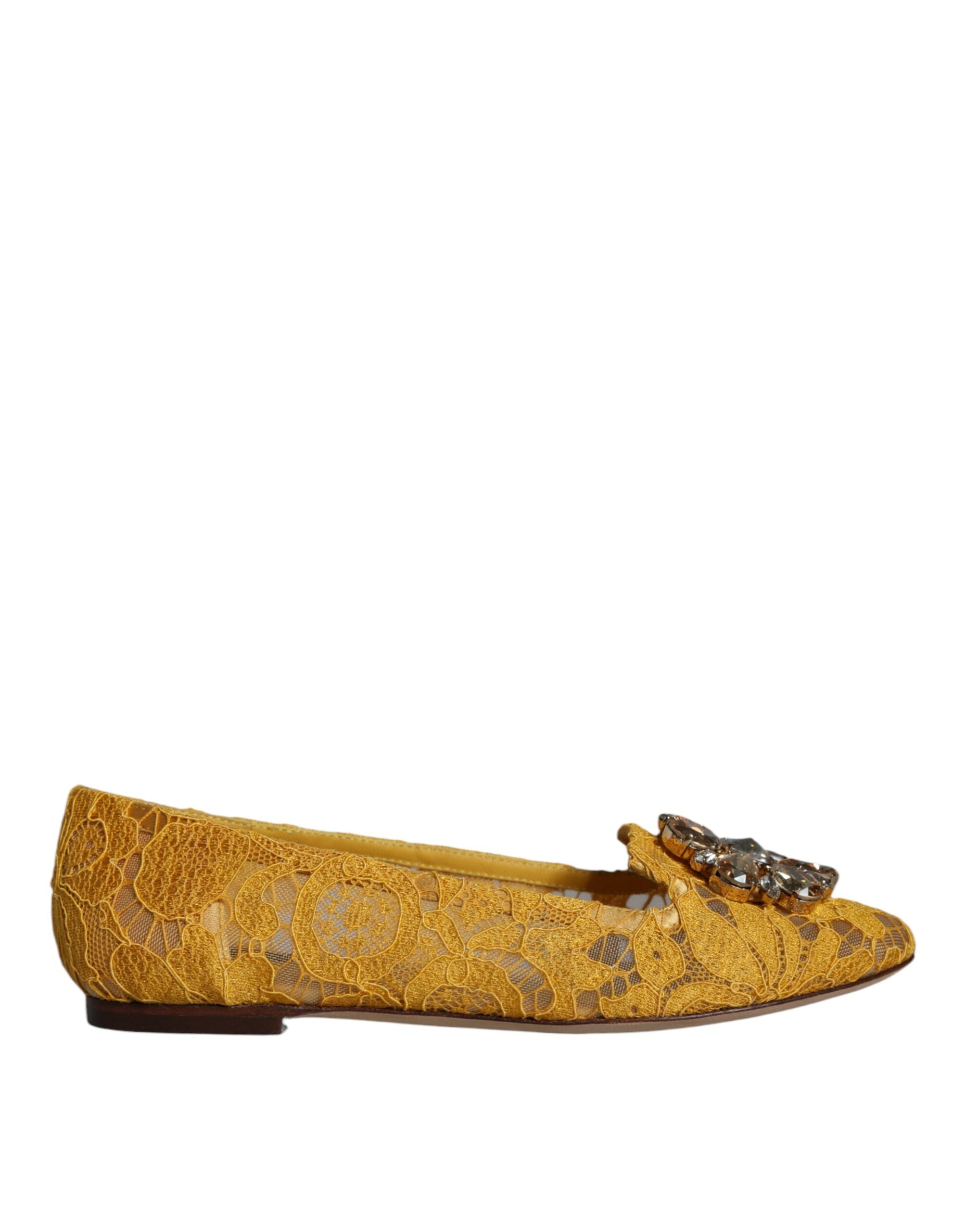 Chaussures ballerines en dentelle jaune moutarde Dolce & Gabbana avec cristaux, élégantes et confortables.