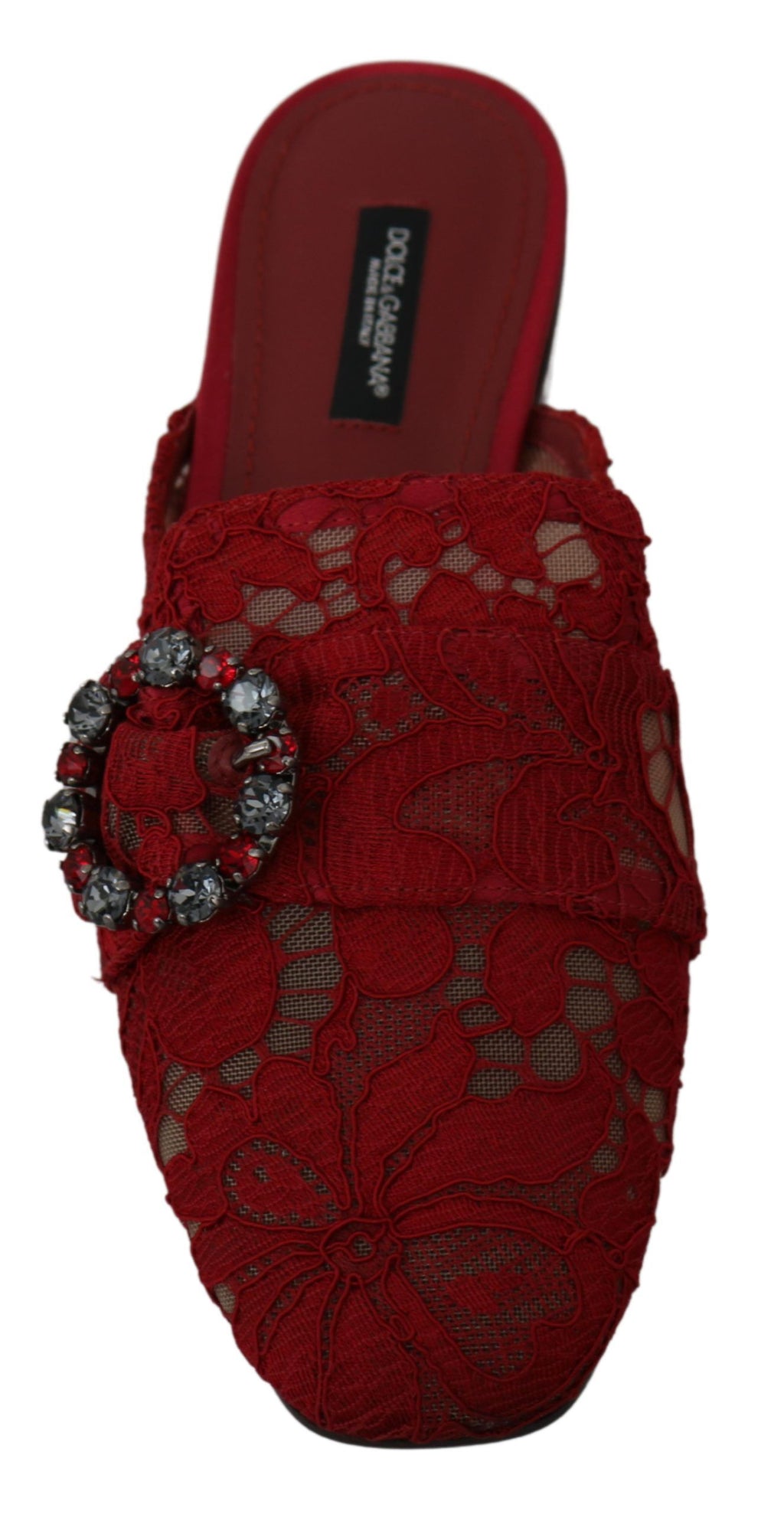 Chaussures plates Dolce & Gabbana en dentelle rouge avec cristaux, sandales à enfiler élégantes et sophistiquées.