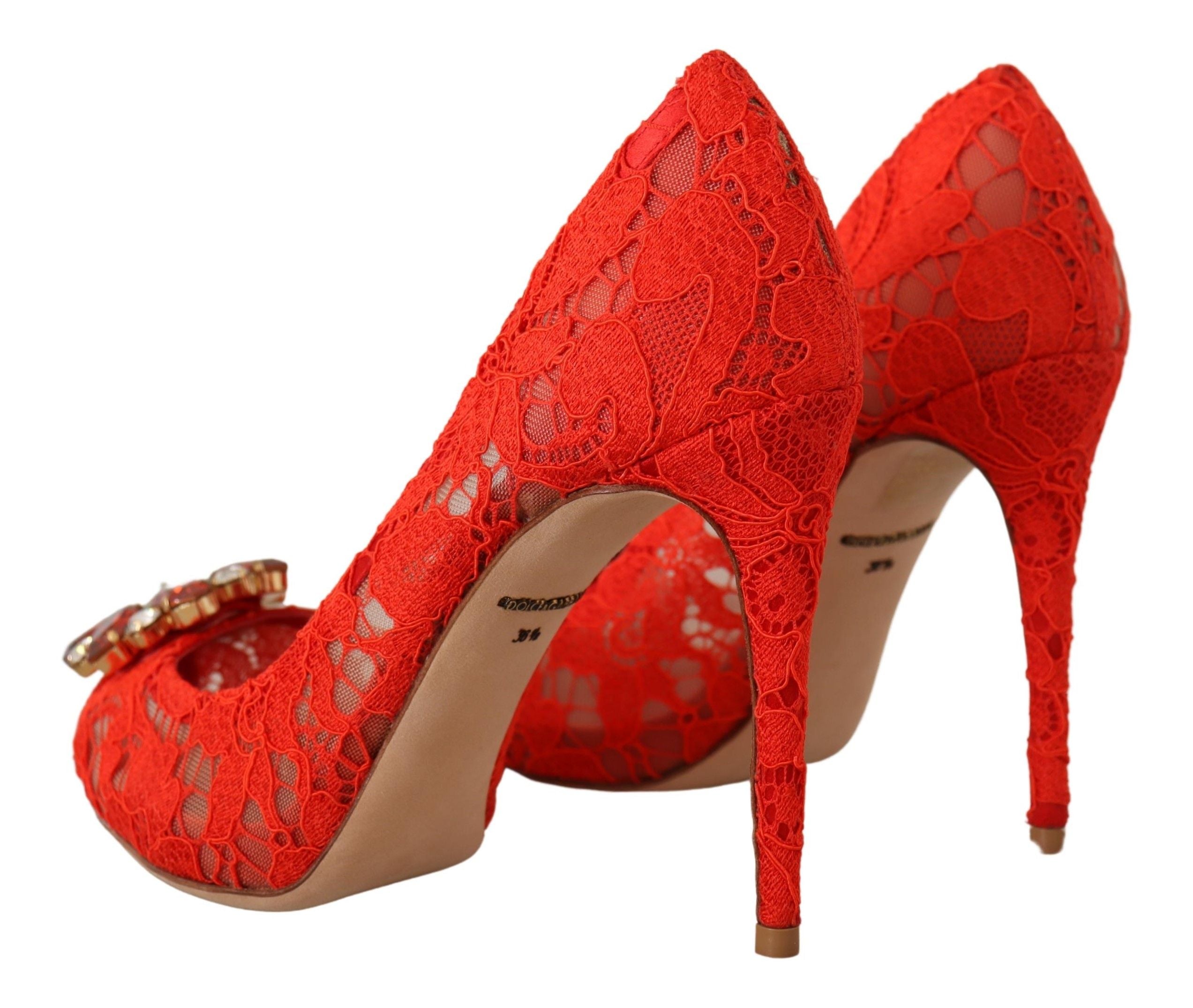 Escarpins Dolce & Gabbana Taormina en dentelle rouge avec cristaux, talons hauts élégants et sophistiqués.