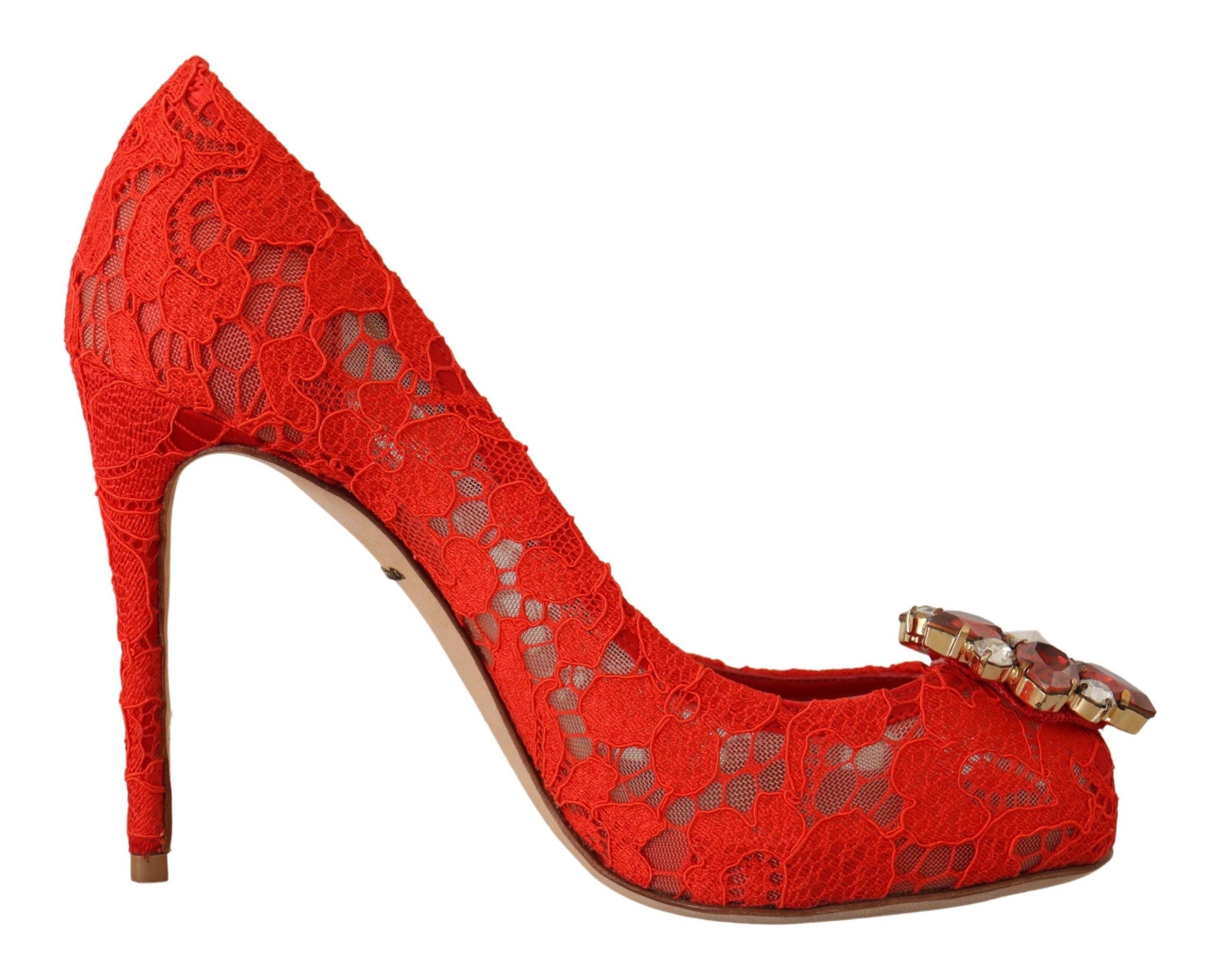 Escarpins Dolce & Gabbana Taormina en dentelle rouge ornés de cristaux, élégants et sophistiqués pour femme.