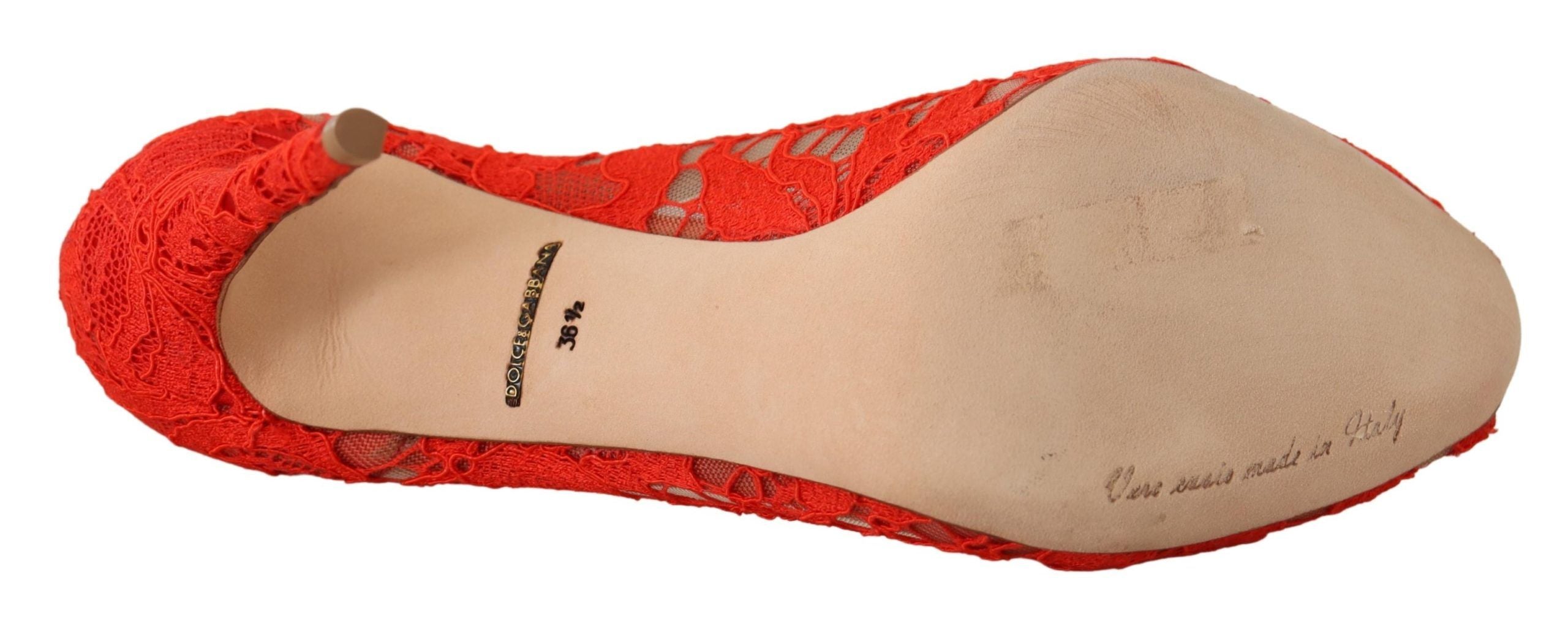 Talons Dolce & Gabbana Taormina en dentelle rouge avec cristaux, chaussures à talons pour femmes élégantes.