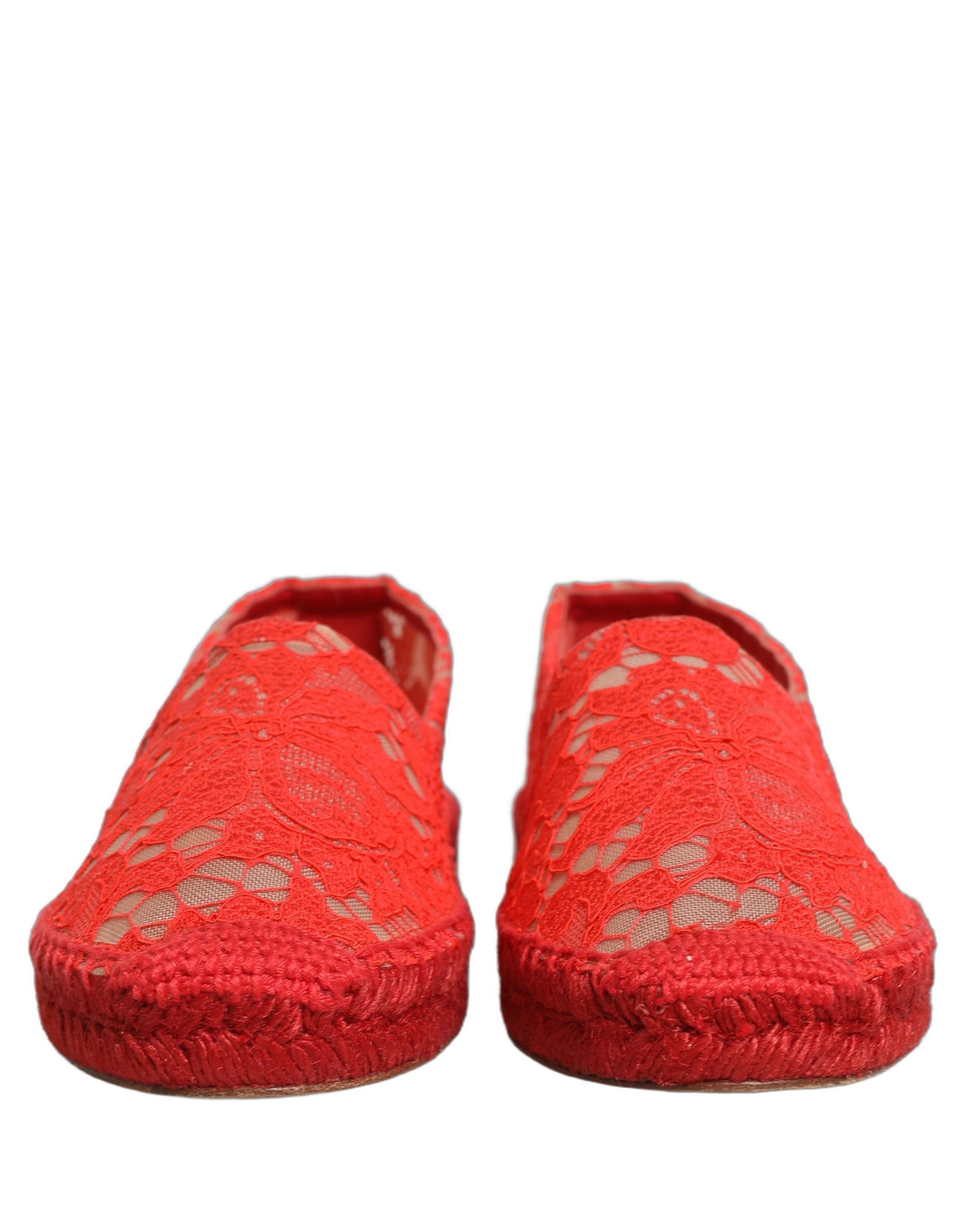 Chaussures plates en dentelle rouge Dolce & Gabbana Taormina Espadrilles, élégantes et confortables, pour femmes.