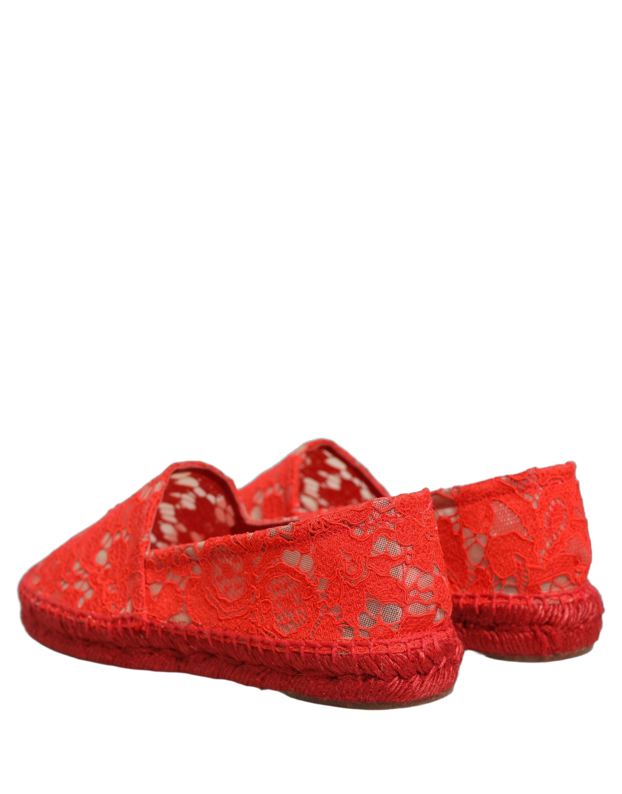 Chaussures Dolce & Gabbana Taormina en dentelle rouge, espadrilles plates élégantes pour femmes, vue de face.