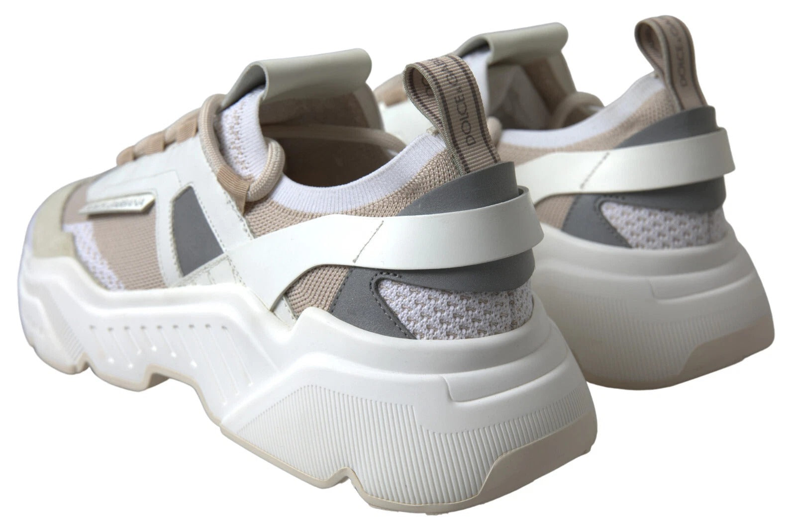 Chaussures de sport Dolce & Gabbana Daymaster en cuir blanc et beige, baskets élégantes pour un style décontracté.