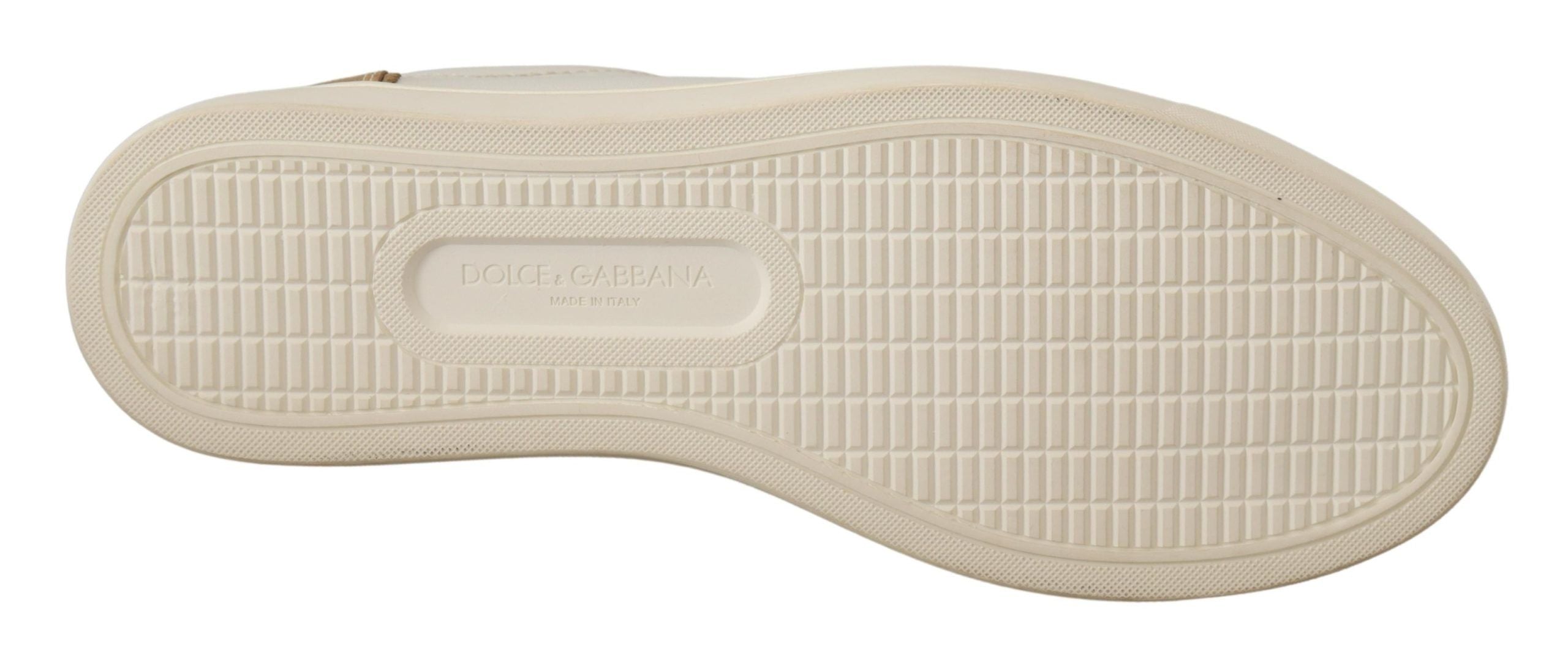 Sneakers basses en cuir blanc et or Dolce & Gabbana, design élégant avec détails dorés, pour un style sophistiqué.