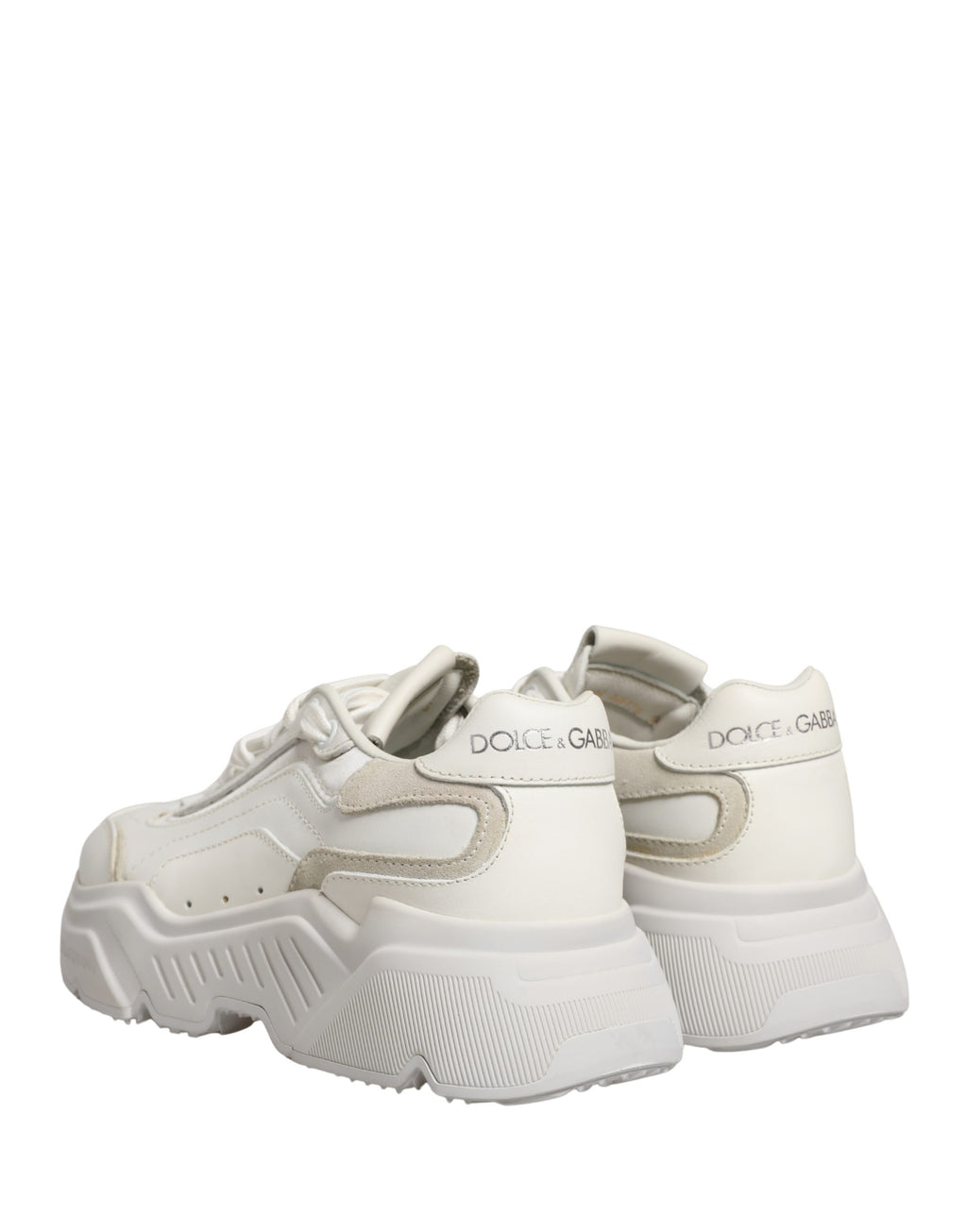 Chaussures sneakers basses en cuir blanc Dolce & Gabbana Daymaster, vue de face, avec détails en cuir et semelle blanche.