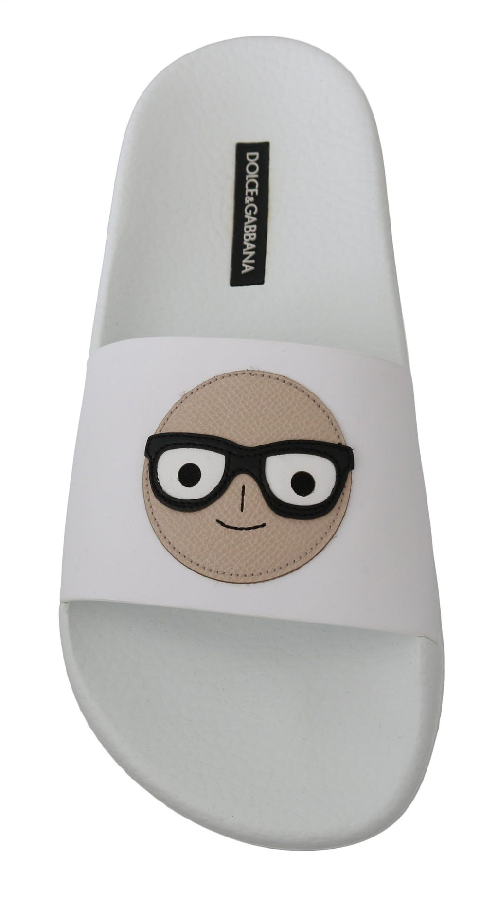 Sandales Dolce & Gabbana en cuir blanc, modèles de la collection #dgfamily, avec design élégant et confort visible sur l'image.