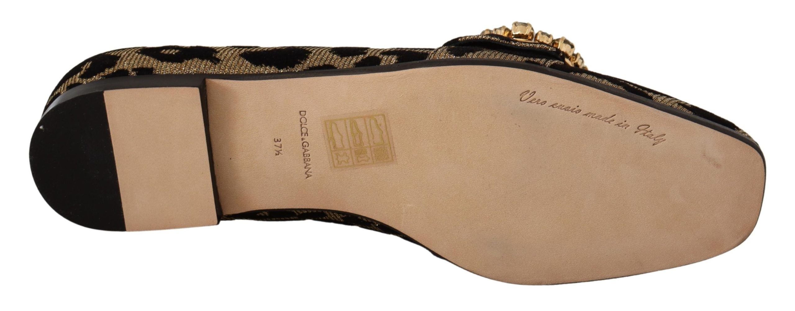 Chaussures loafers Dolce & Gabbana en or avec imprimé léopard et cristaux, élégantes et luxueuses.