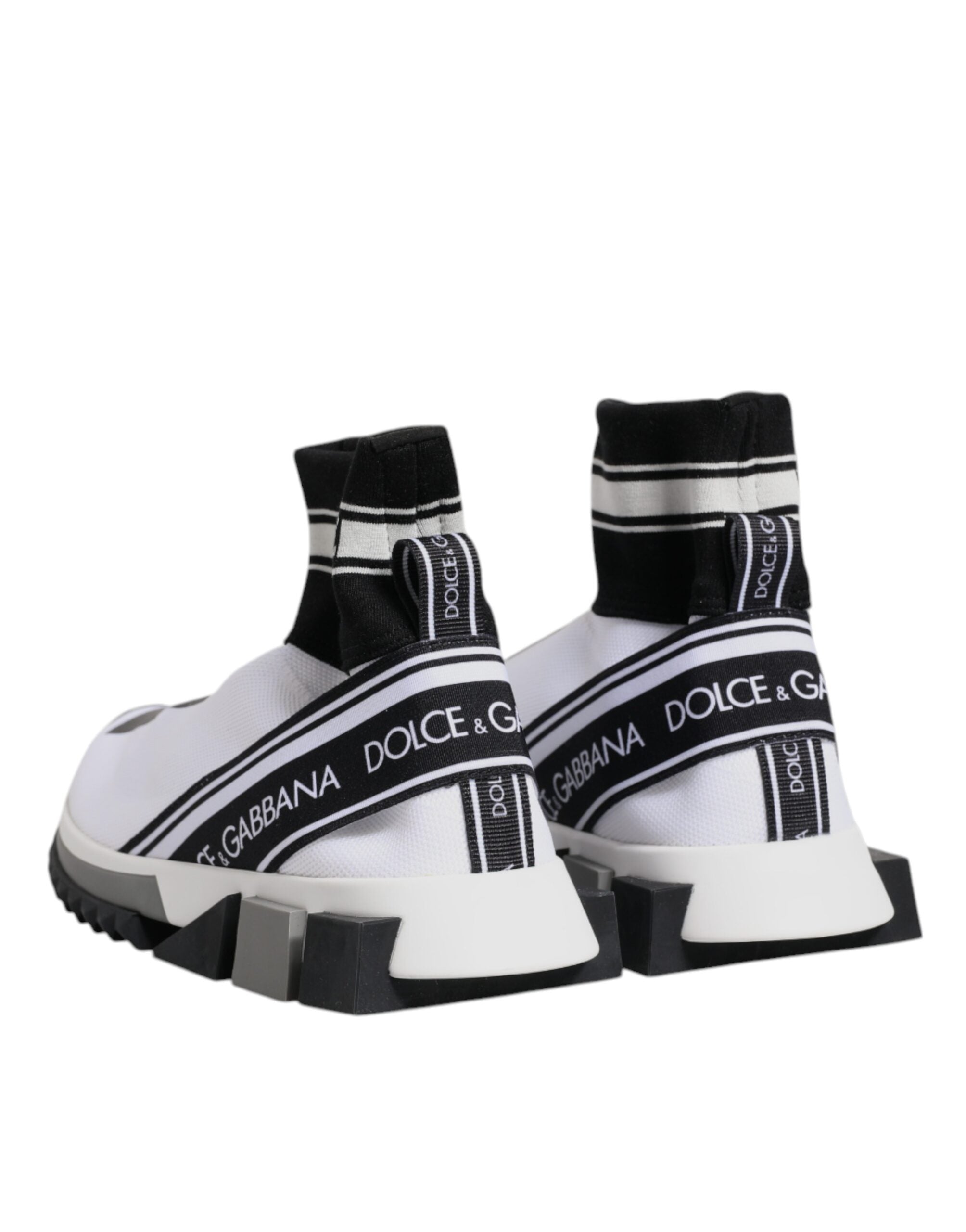Chaussures sneakers Dolce & Gabbana Sorrento blanches et noires avec design élégant et détails modernes visible sur l'image.