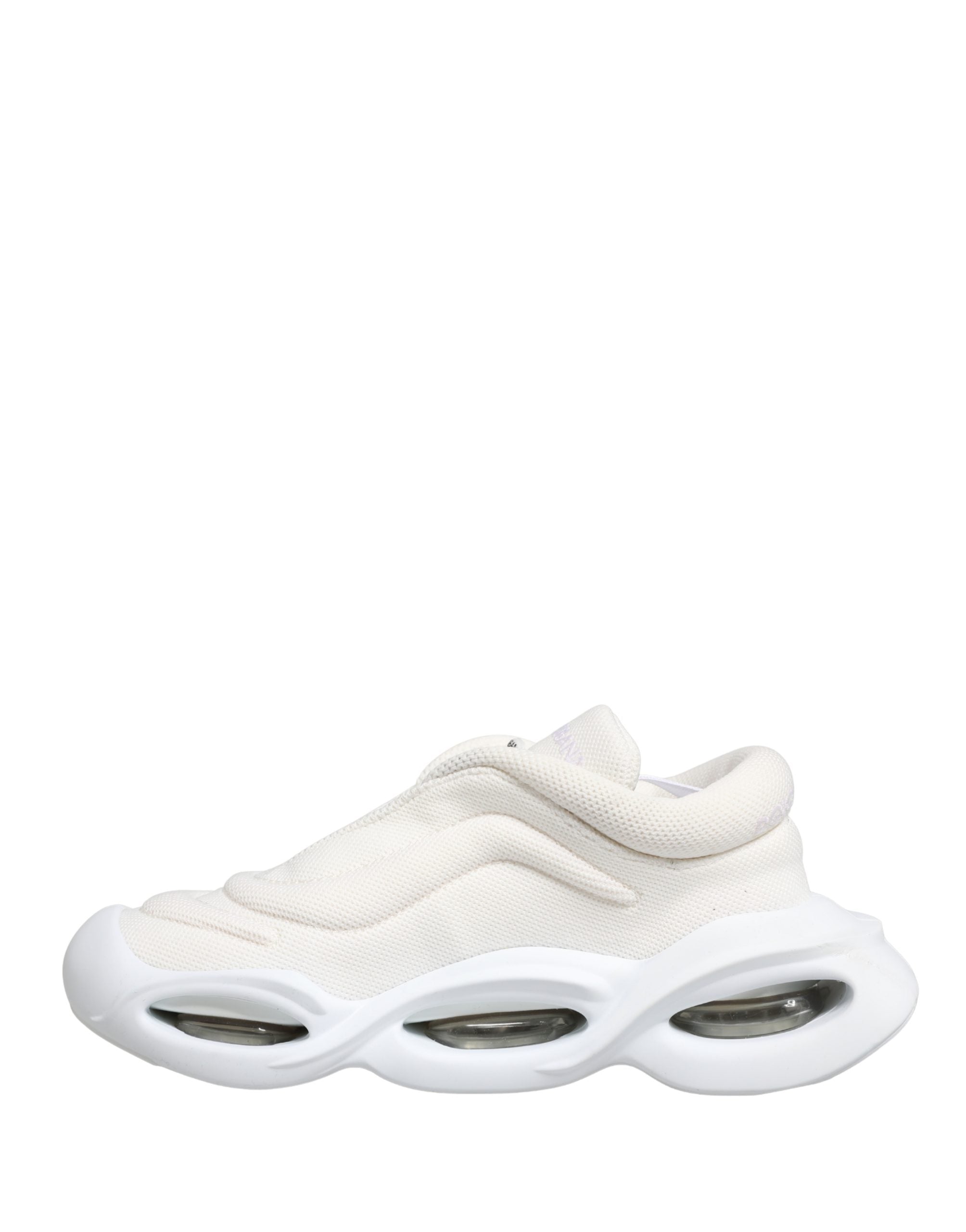 Chaussures sneakers basses blanches Dolce & Gabbana Slip-On Wave, vue de face avec design élégant et semelle en caoutchouc.