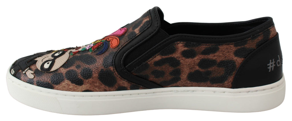 Chaussures loafers en cuir Dolce & Gabbana avec motif léopard, style élégant et sophistiqué.