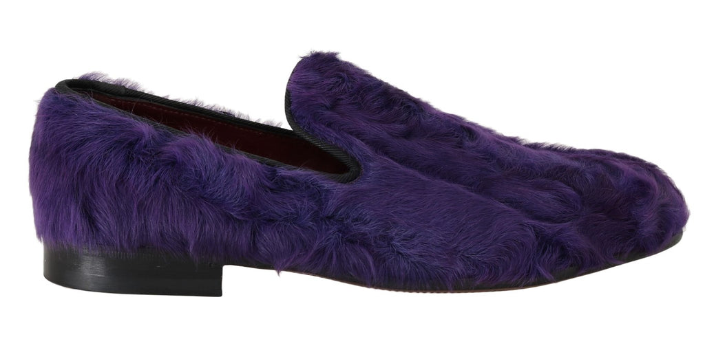 Mocassins en cuir et fourrure de mouton violet Dolce & Gabbana, élégants et confortables, avec détails sophistiqués.