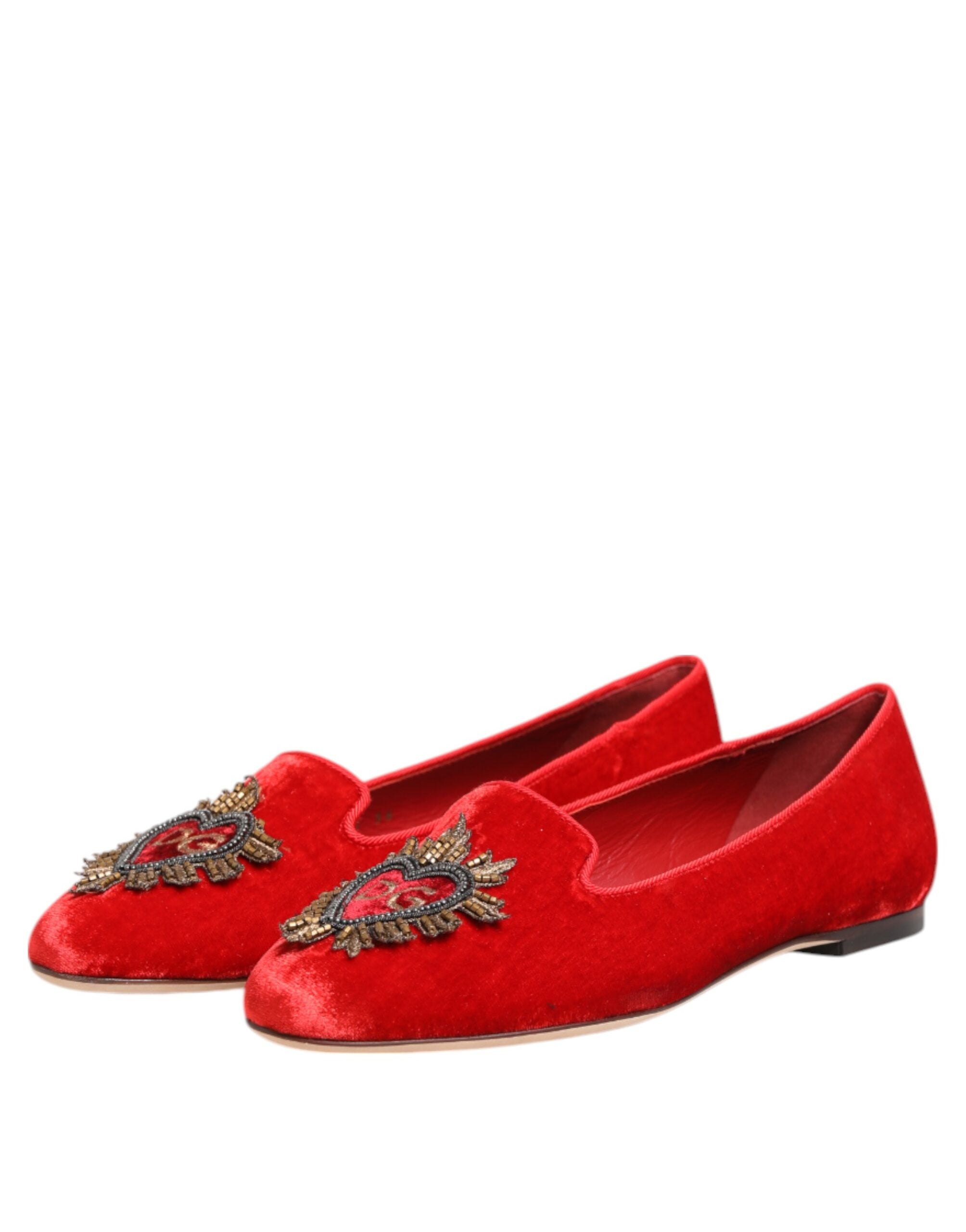 Chaussures Dolce & Gabbana en velours rouge avec cœur DG, mocassins plats élégants pour femmes.