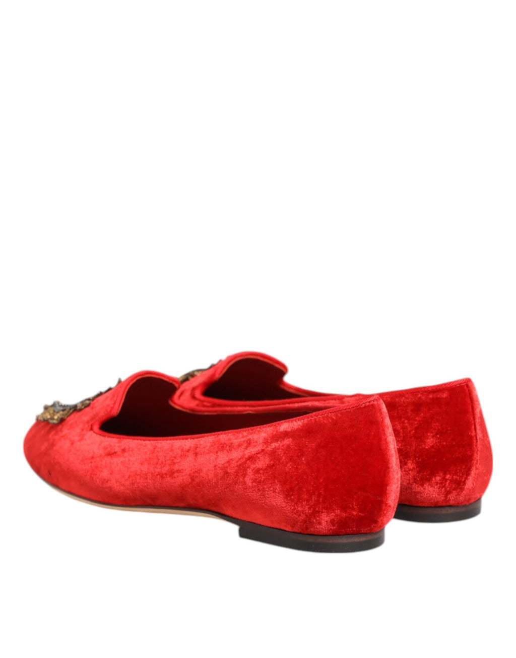 Chaussures Dolce & Gabbana, loafers plates en velours rouge avec cœur DG, style élégant et confortable.