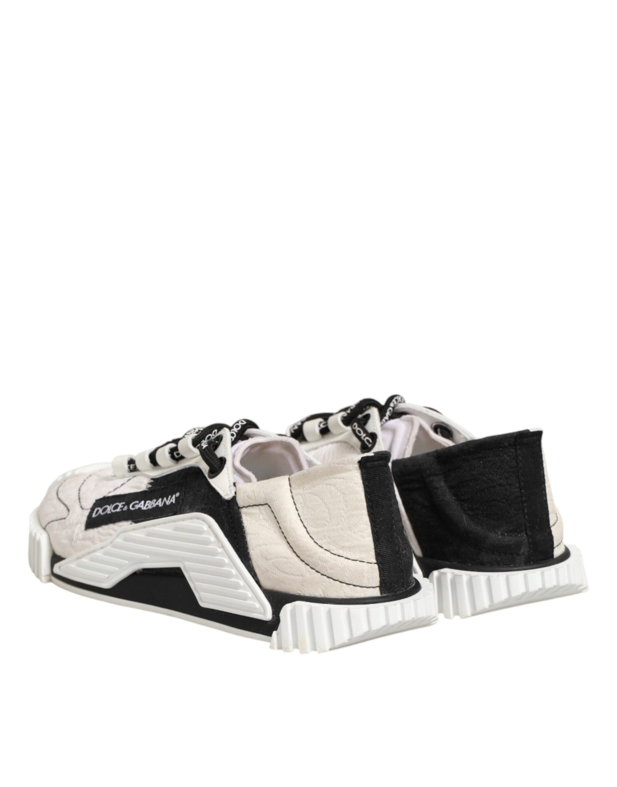 Chaussures sneakers Dolce & Gabbana NS1 en cuir blanc et noir, vue de face, avec détails modernes et logo de la marque.