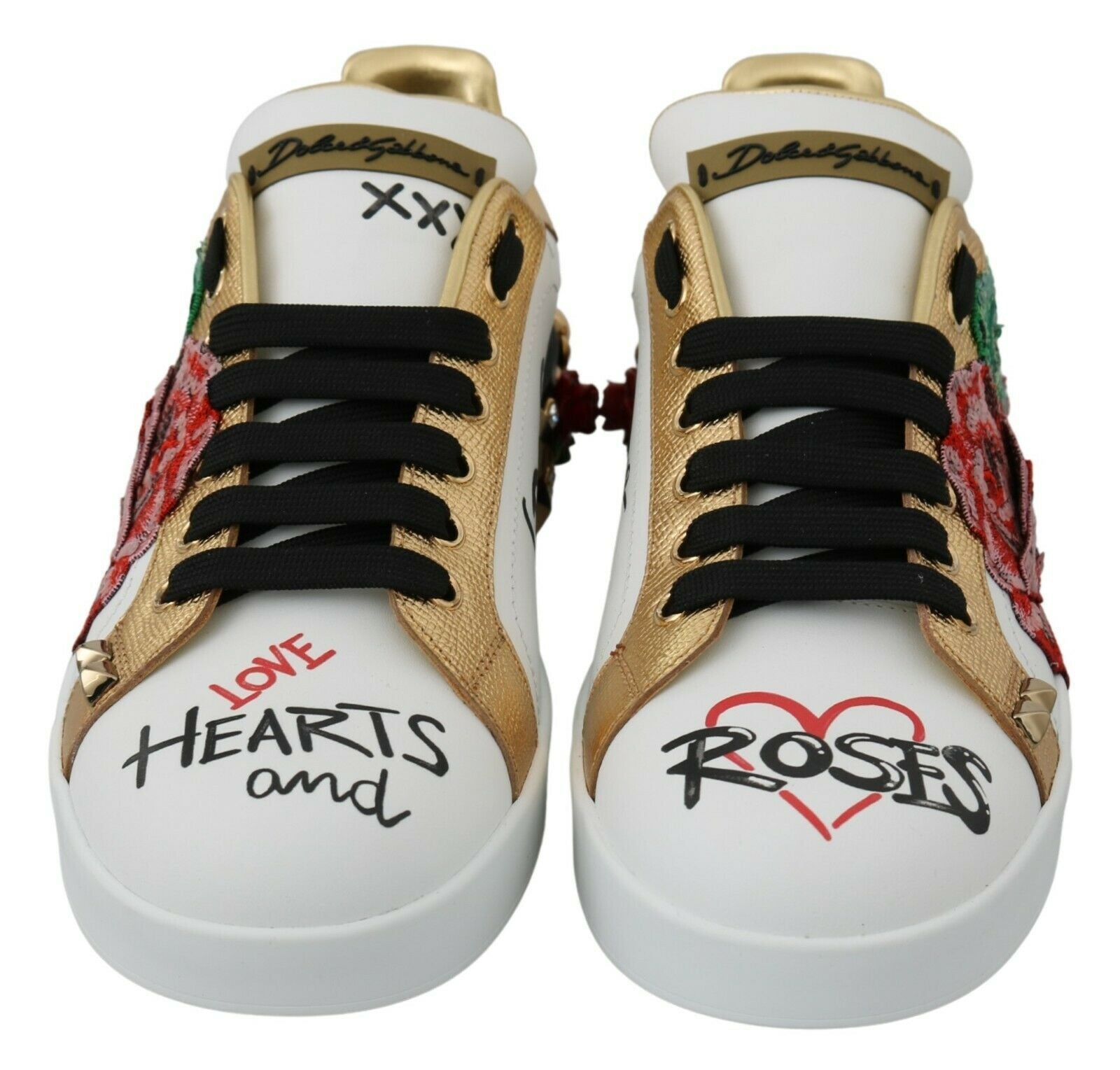 Chaussures sneakers pour femmes Dolce & Gabbana blanches ornées de sequins, roses en cristal scintillantes.