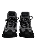 Bottes sneakers hautes Dolce & Gabbana gris et noir NS1, chaussures de mode avec semelle épaisse et détails élégants.