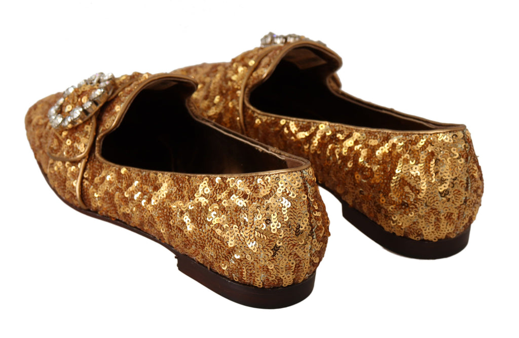 Chaussures plates pour femmes Dolce & Gabbana en sequins dorés et cristaux, style élégant et scintillant.