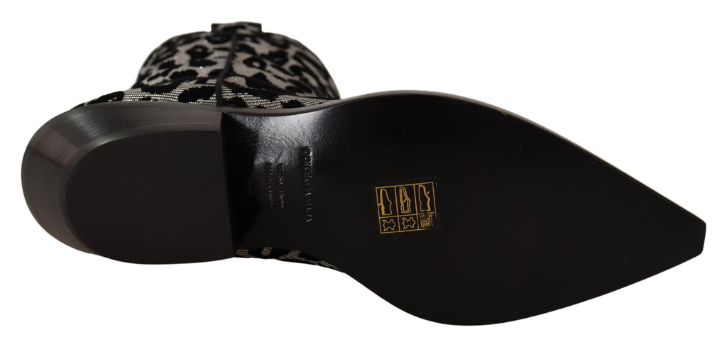 Bottes de cowboy Dolce & Gabbana grises et noires à imprimé léopard, en cuir, avec talons et détails élégants.