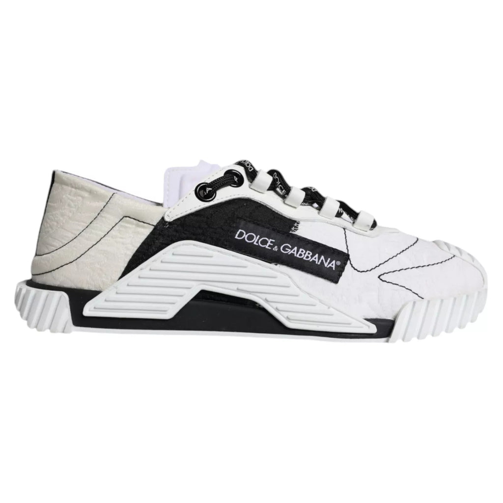 Chaussures sneakers basses Dolce & Gabbana blanc et noir modèle NS1, vue de face.