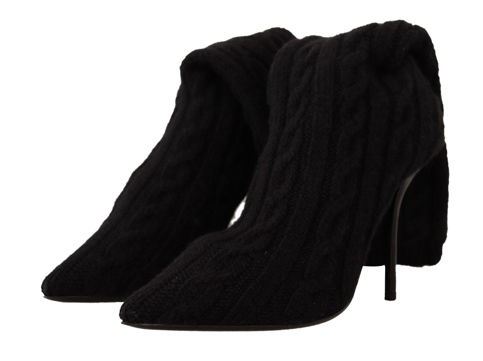 Chaussettes noires extensibles Dolce & Gabbana, portées avec des bottines hautes, vues de devant.