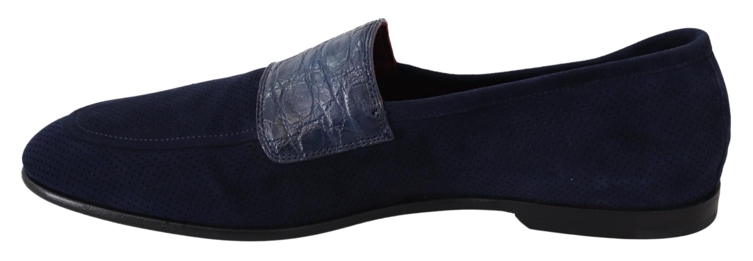 Mocassins en daim bleu Dolce & Gabbana pour hommes, confortables et élégants, avec finition en caïman visible.