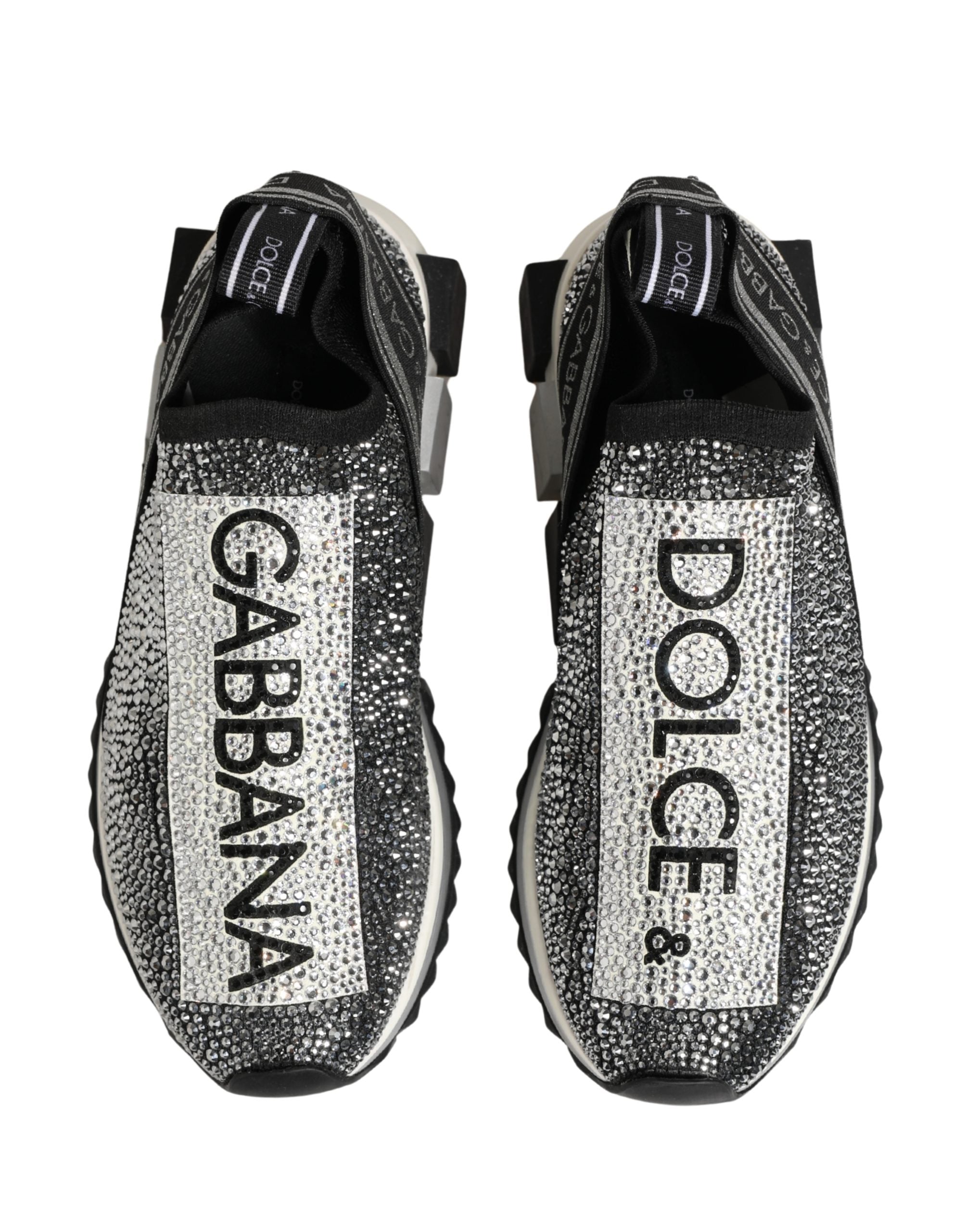 Chaussures sneakers slip-on Dolce & Gabbana Sorrento en argent avec logo en cristal brillant, vue de face.