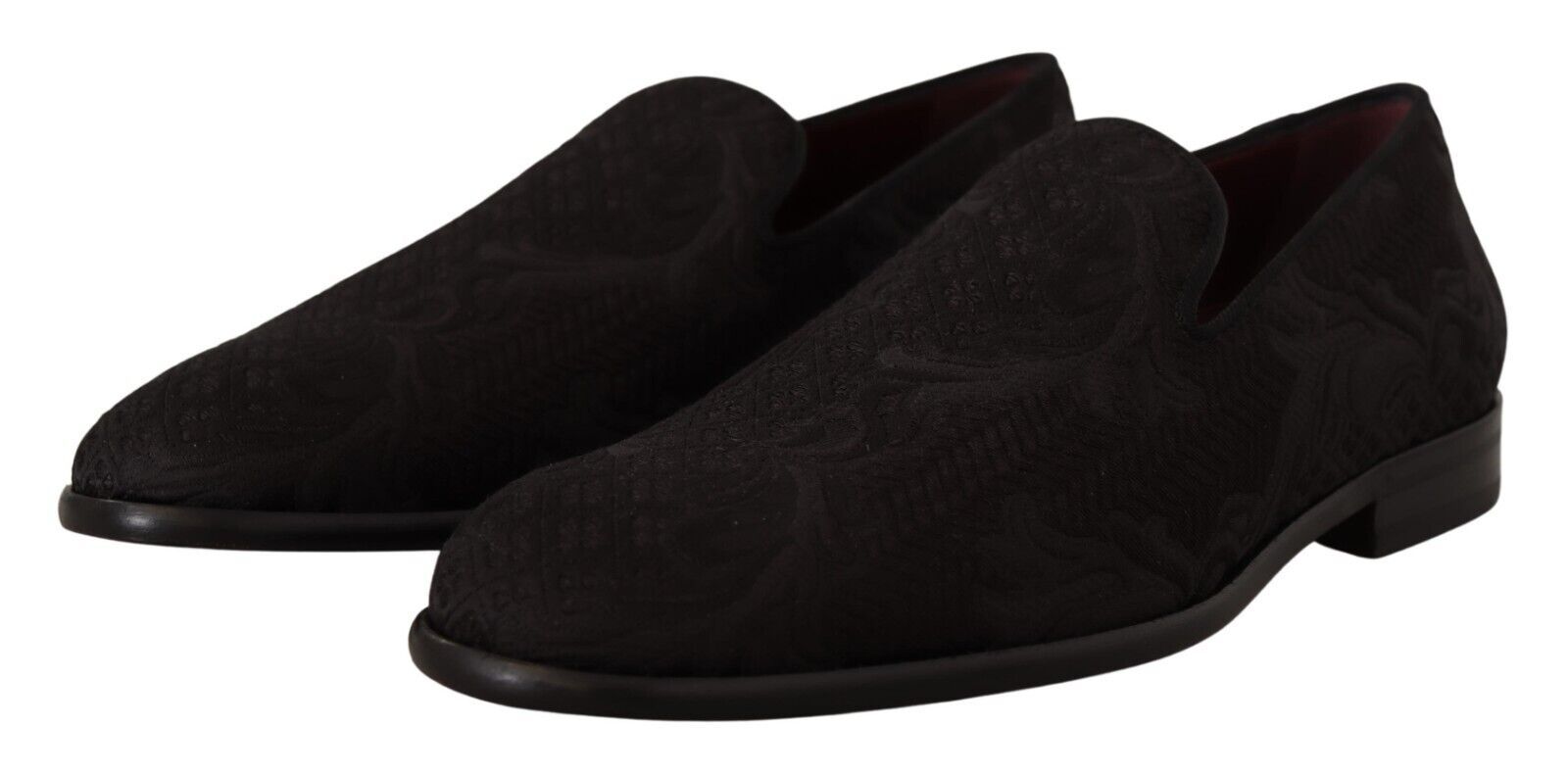 Chaussures Dolce & Gabbana en satin noir à motifs floraux brodés, loafers élégants pour femmes.