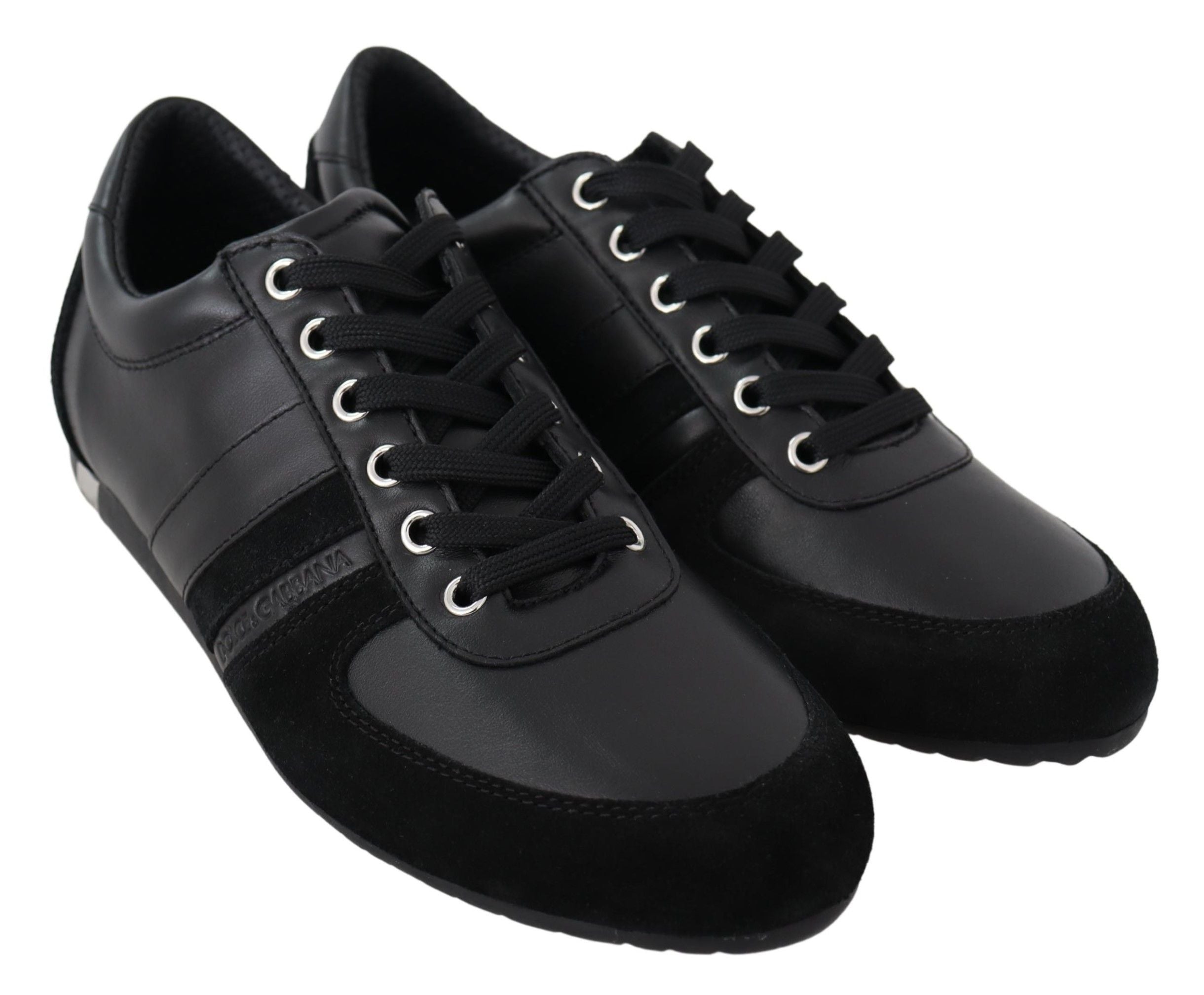 Chaussures sneakers décontractées en cuir noir Dolce & Gabbana avec logo visible, style casual et moderne.