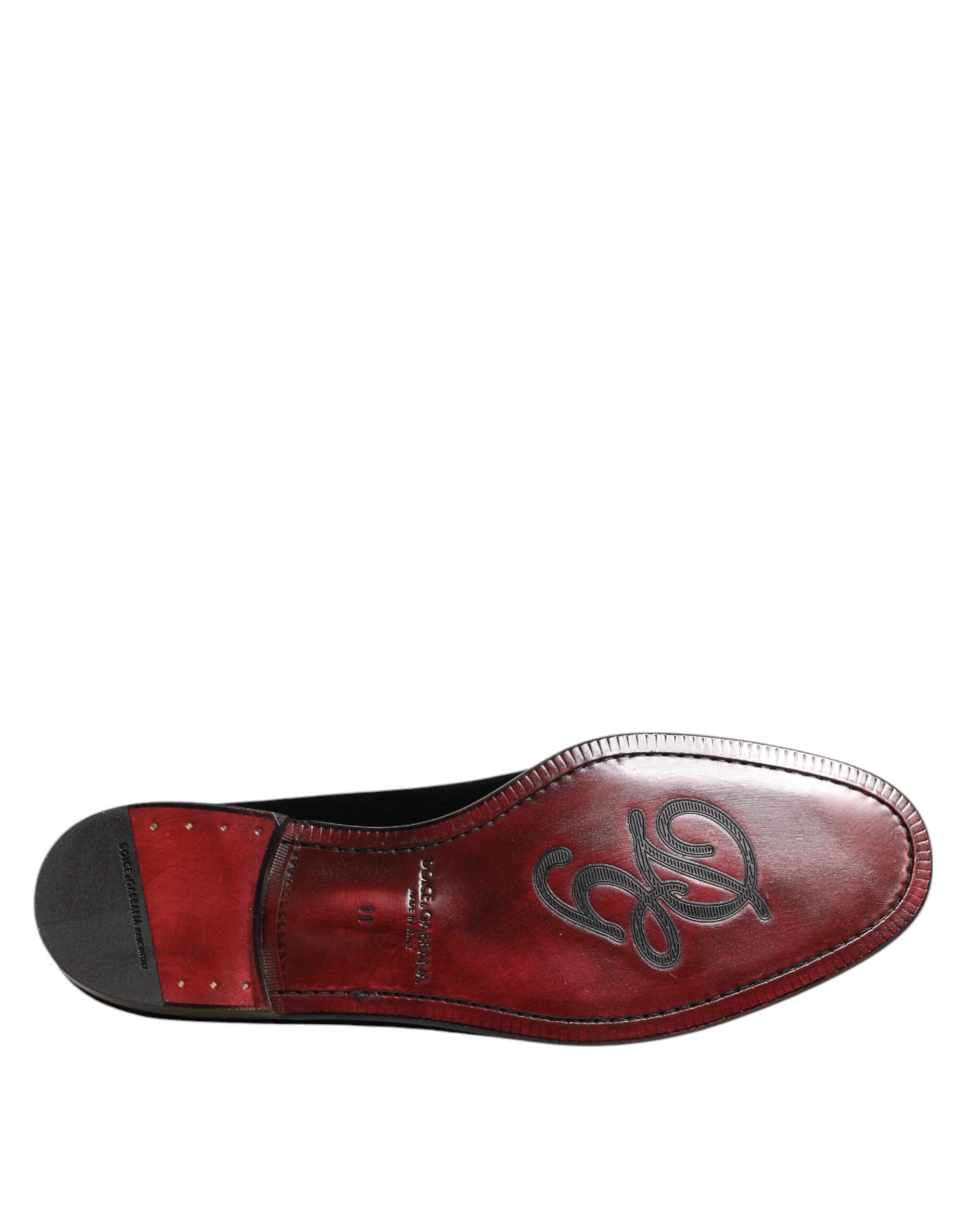 Mocassins noirs en velours Dolce & Gabbana pour homme, chaussures formelles élégantes, vue de face sur fond neutre.