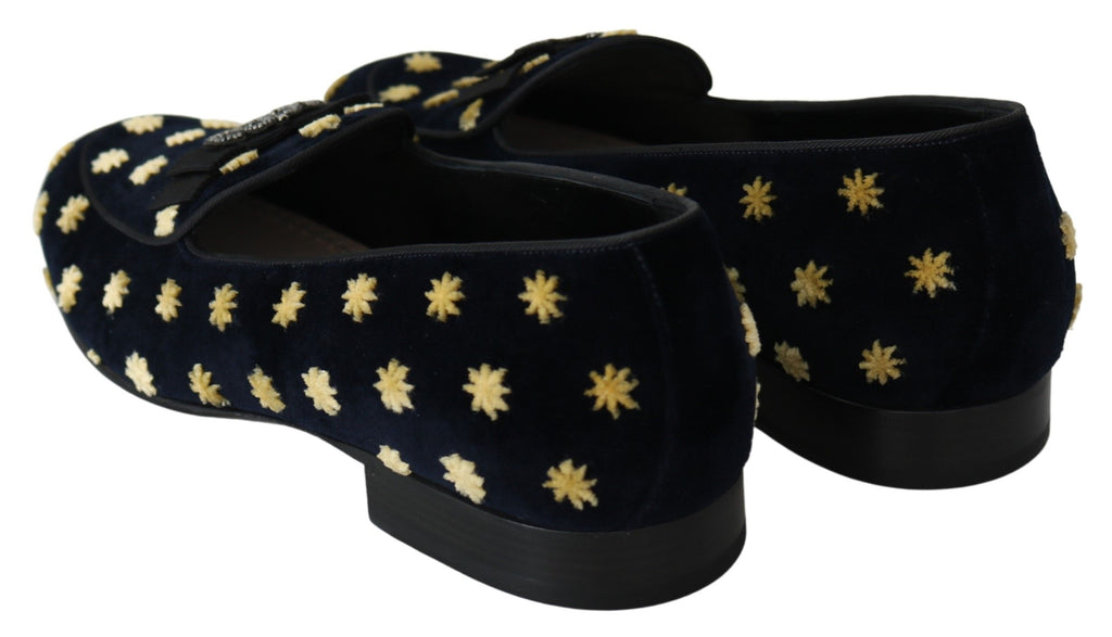 Pantoufles en velours bleu Dolce & Gabbana avec motif couronne, chaussures de style mocassin pour femme.