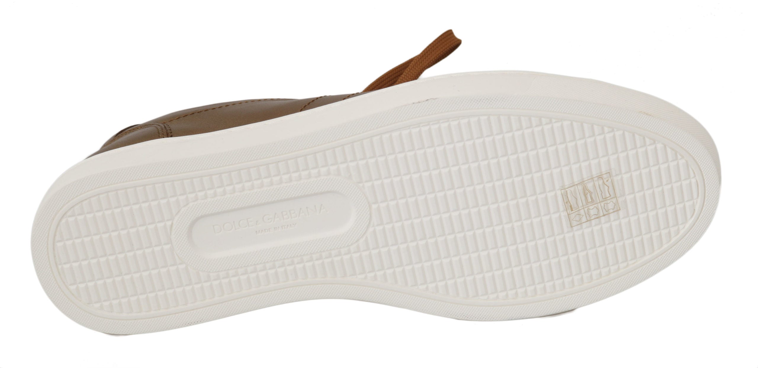 Sneakers décontractés en cuir doré Dolce & Gabbana pour homme, design élégant et style moderne visible sur l'image.