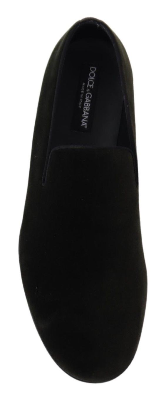 Chaussures mocassins pour homme Dolce & Gabbana en velours vert, slip-on élégants et confortables.