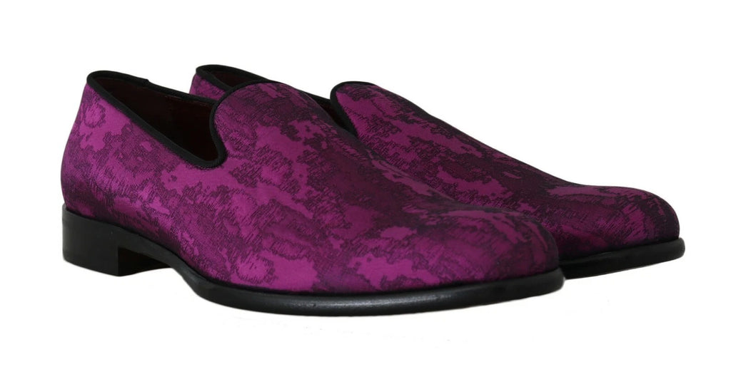 Chaussures formelles Dolce & Gabbana en jacquard violet, mocassins élégants pour occasion habillée.