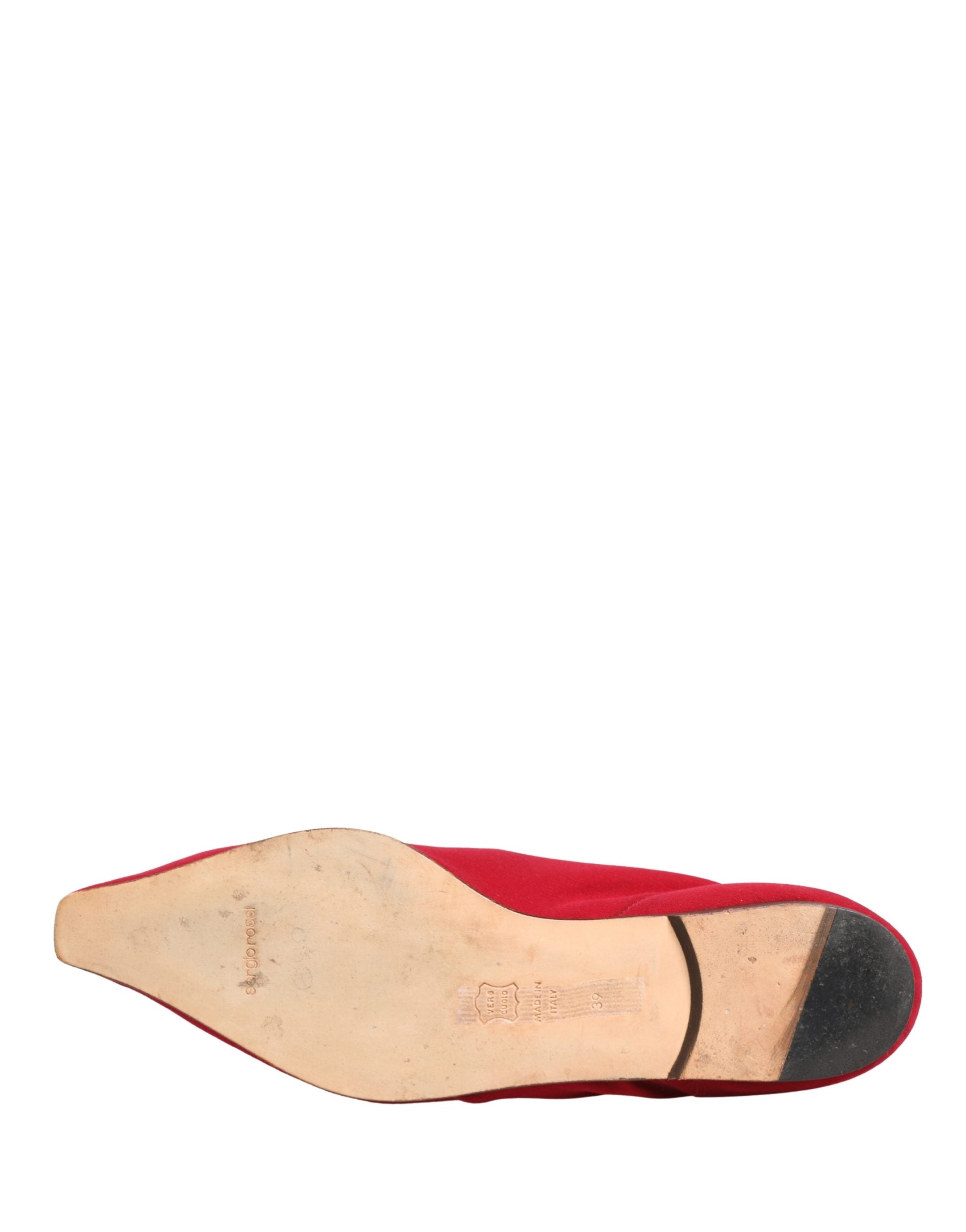 Bottes rouges en daim pour la cheville de la marque Dolce & Gabbana, chaussures élégantes et tendance.
