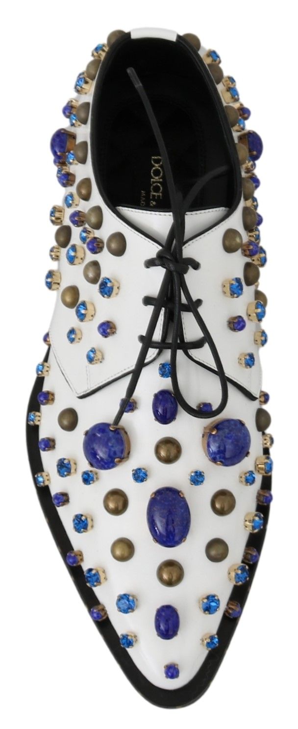Chaussures à talons Dolce & Gabbana en cuir blanc avec cristaux, style brogue élégant et sophistiqué.