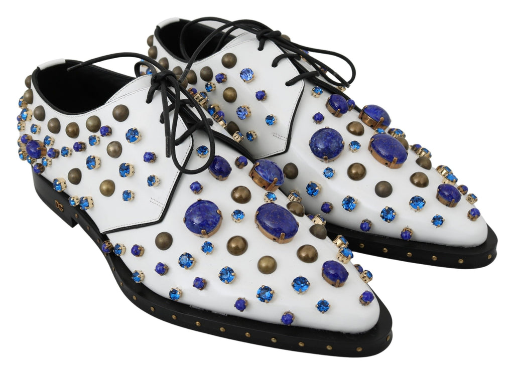 Chaussures brogue en cuir blanc Dolce & Gabbana ornées de cristaux, élégantes et sophistiquées pour femmes.