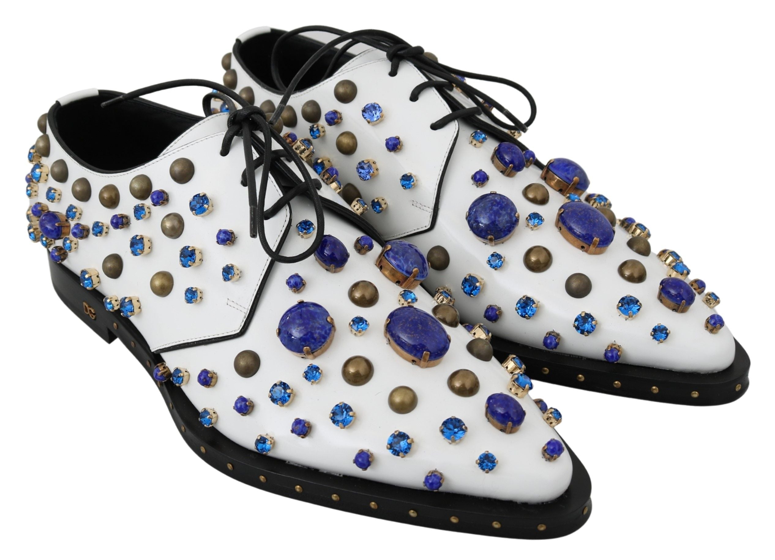 Chaussures brogue en cuir blanc Dolce & Gabbana ornées de cristaux, élégantes et sophistiquées pour femmes.