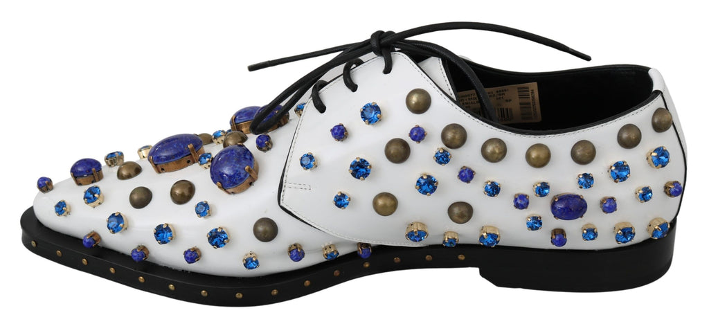 Chaussures Dolce & Gabbana en cuir blanc avec cristaux, style broque, élégantes et sophistiquées pour femmes.