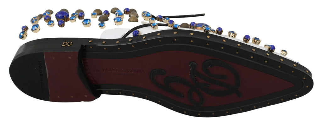 Chaussures brogue en cuir blanc Dolce & Gabbana ornées de cristaux, élégantes et sophistiquées.
